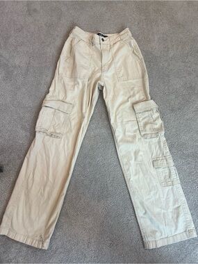 Hollister women’s white cargo pants